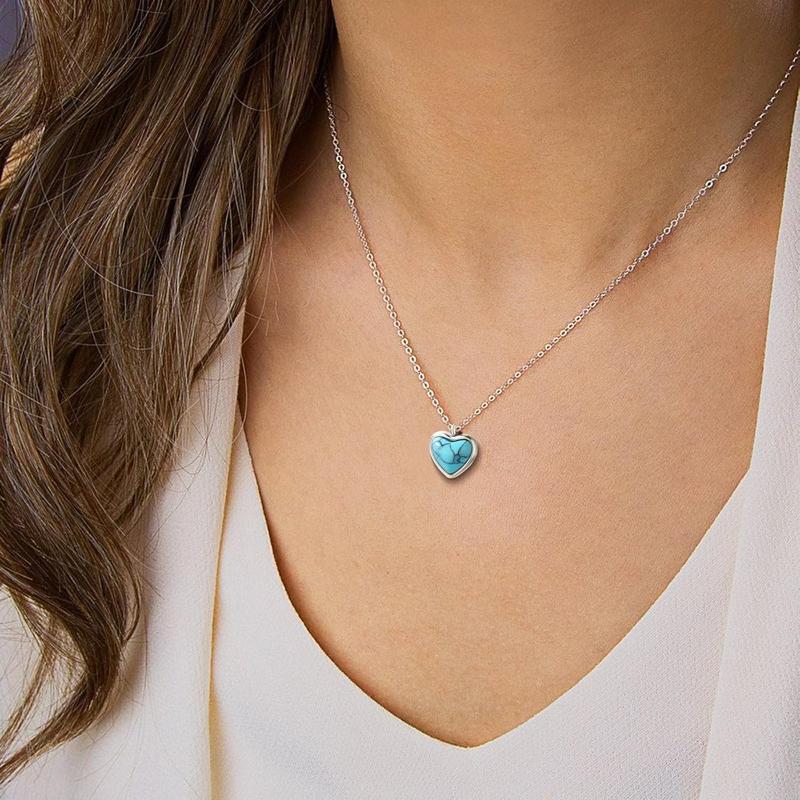 Turquoise Necklace for Women, Silver Heart Western Bohemian Style Jewelry as Anniversary Gifts, Western Turquoise Pendant Natural Stone Crystal Necklaces for Girls as Birthday Gifts-