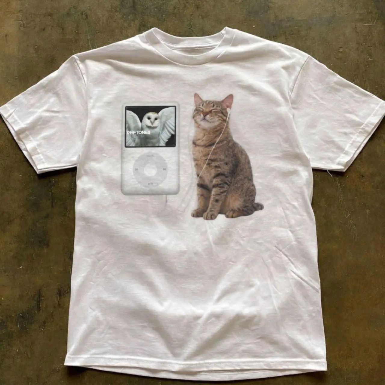 Gildan Men's and Women's T-shirt, Cat Listening To Deftones Bird Graphic Tee, Unisex T-shirt, Gift T-shirt, Y2k Unisex Graphic Tees Gothic Grunge Emo Scene Amity Affliction Style Clothes Menswear Womenswear Streetwear