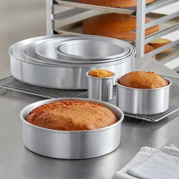 8" x 3" Round Straight Sided Aluminum Cake Pan