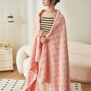 ROSEKIND Super Soft Throw Blanket 3D Checkered Design Lightweight Fuzzy Cozy Blankets for Sofa Chair Bed Ideal Gift for Lovers Women Men Friends Pets