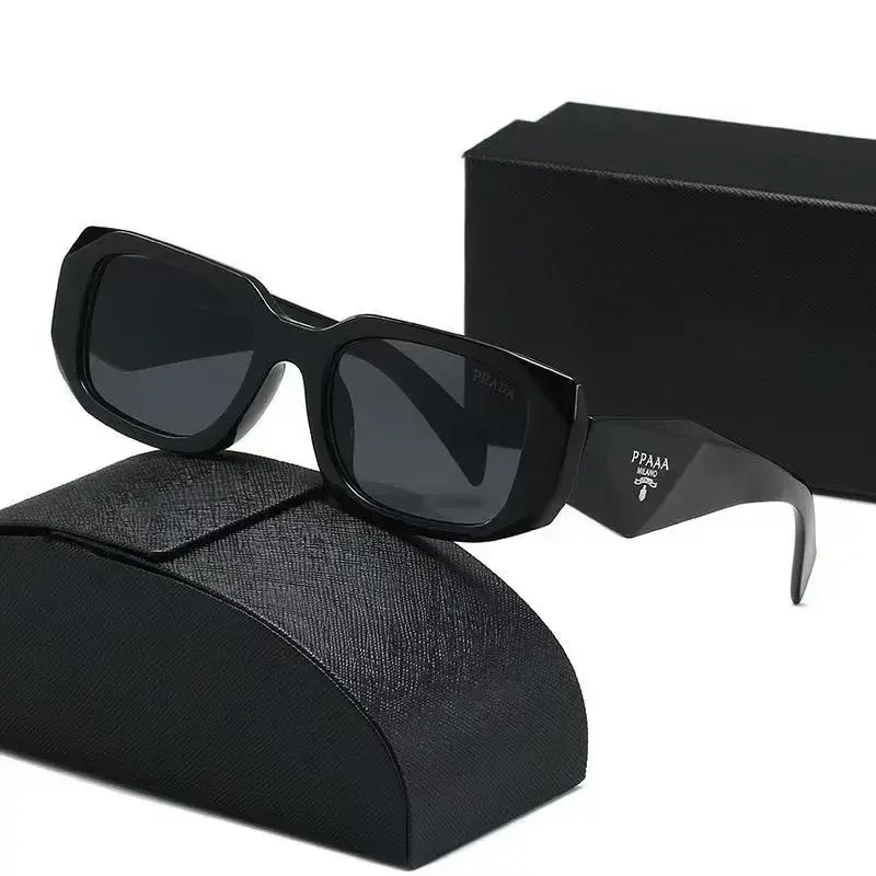 2026 Fashion Retro Square Sunglasses – Black Glossy Frame with Dark Lenses, Accessory for Streetwear and Casual Outfits