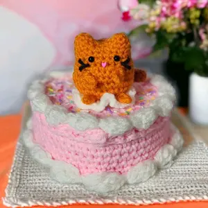 Crochet Ginger Cat Fake Cake Jewelry Box