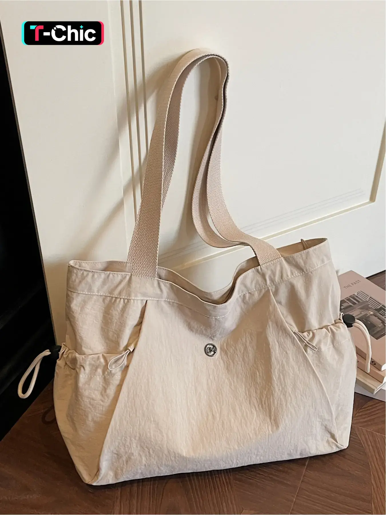 Beige drawstring pocket large capacity Slouchy Aesthetic Tote bag, lightweight Multifunctional commuter/casual bag, suitable for commuting, shopping, travel, etc., Everyday Tote Bag
