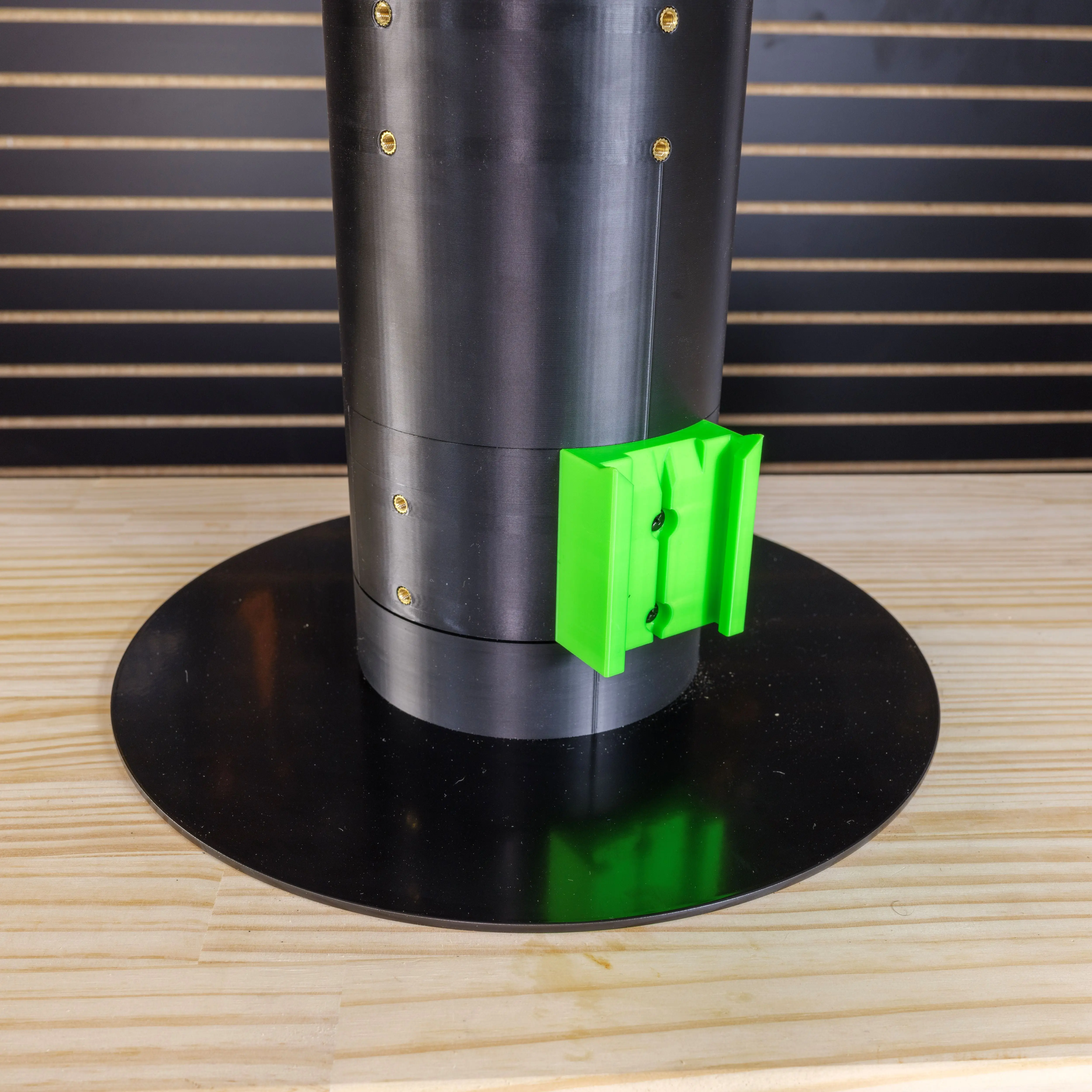 Greenworks 24V Battery Holder Bracket - Battery Carousel