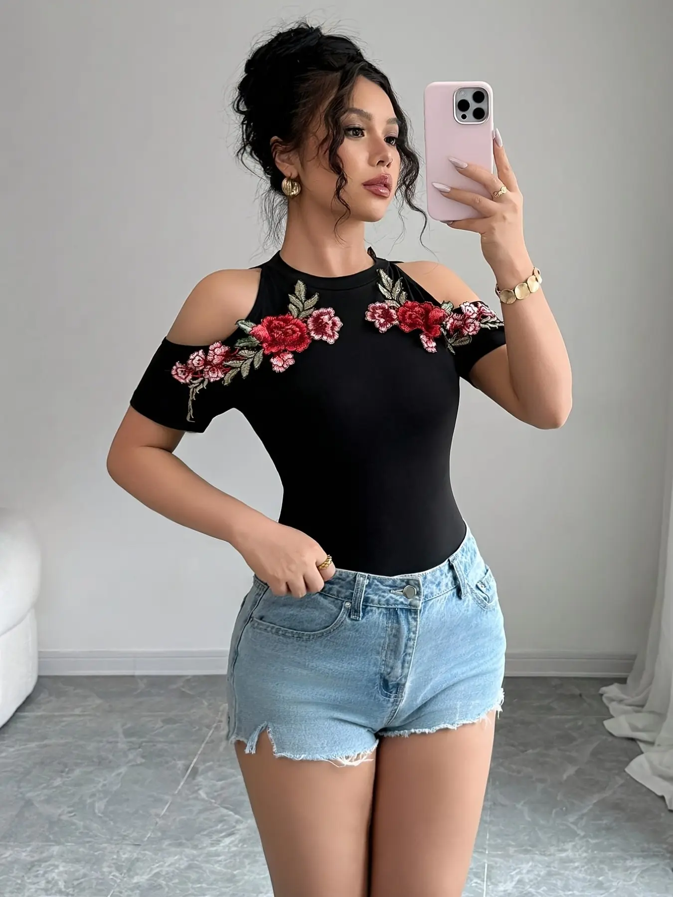 Women's Off-Shoulder Short Sleeve Rose Floral T-Shirt, Casual Classy Elegant Slim-Fitting Top, Plain Surface, No Button, Unlined, Lightweight Design