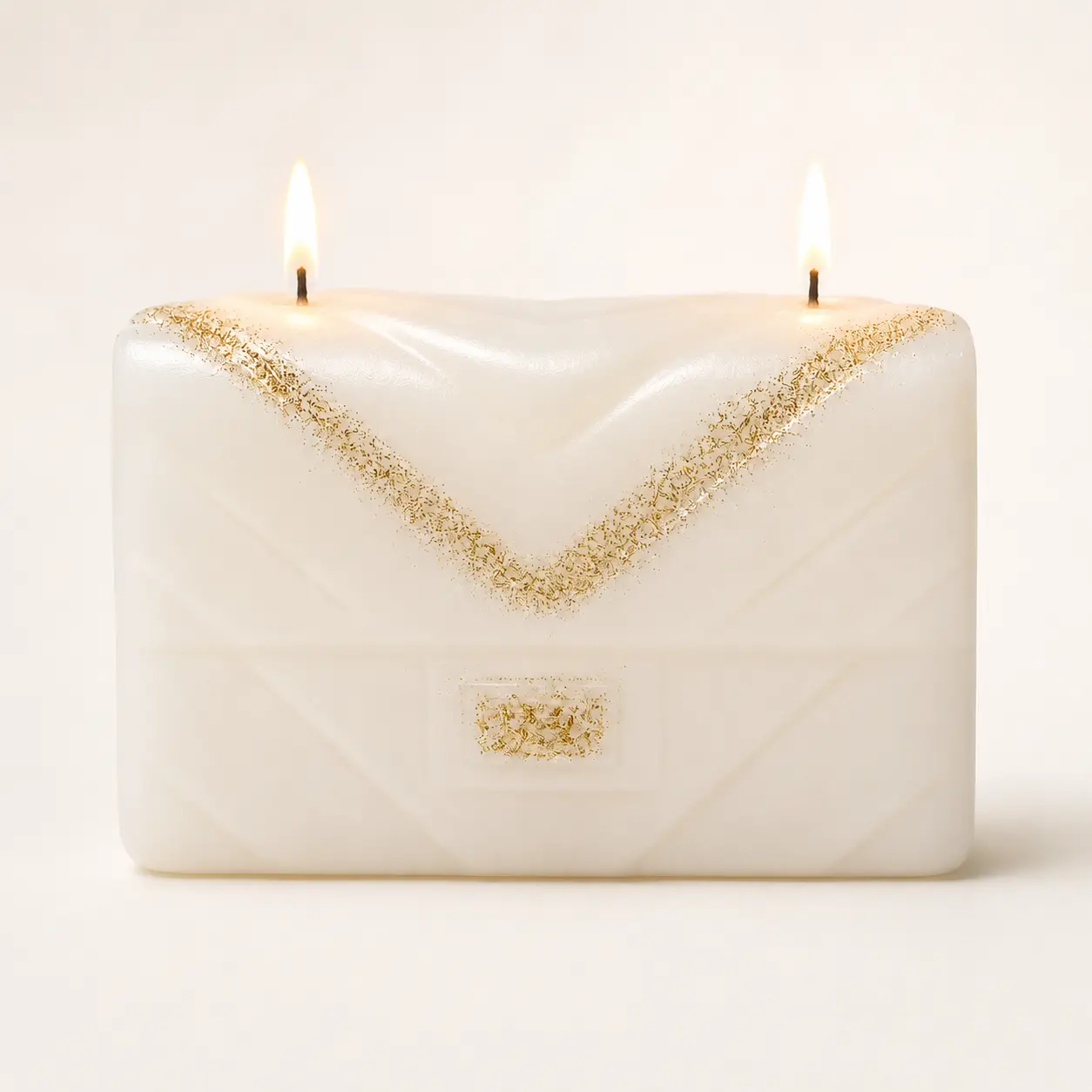 Claszy x Paree Luxury Purse Candle - Decorative Ivory Quilted Handbag Candle with Gold Accents, Room Home Decor Piece, Ideal Gift for Home Supplies Enthusiasts