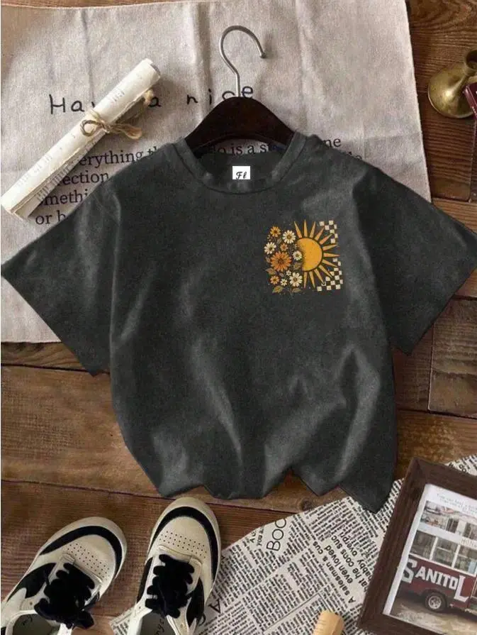 Women's Oversized Short-Sleeve Round Neck T-Shirt - Unisex Vintage Sunflower & Sun Printed Fabric, Retro Boho Floral Checkerboard, Soft Cotton, Casual Cottagecore Sunshine Streetwear Top