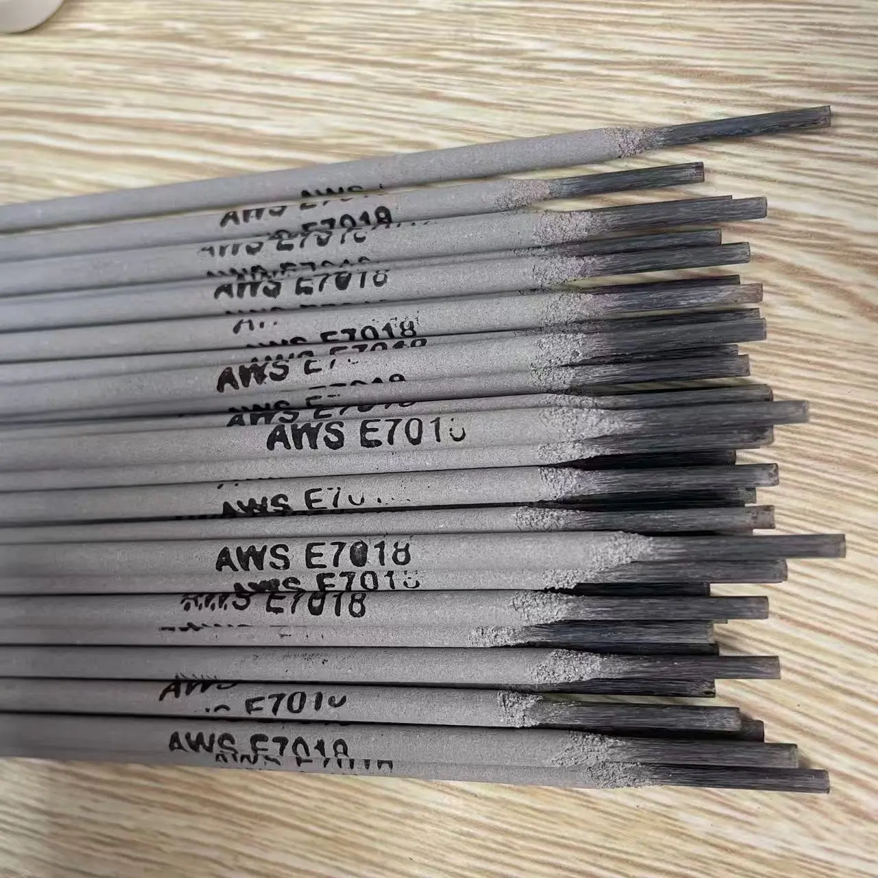 E7018 Arc Welding Rods, Metal Electrode, Stick Welding, 1/8'' 3/32'', Low Hydrogen Carbon Steel, Low Spatter, High Deposition Efficiency, All Positions, High Strength, AC, DC, American Welding Society Standard, Welding Material for Professionals