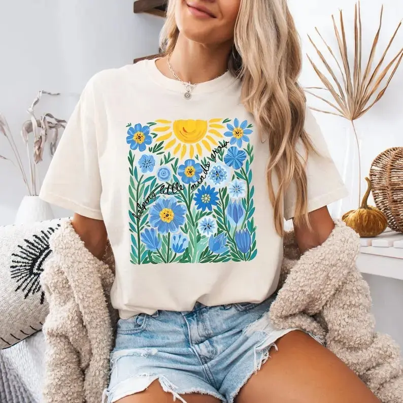 Comfort Colors Teacher Shirt, Playful Helping Little Minds Grow Shirt, Aesthetic Floral Teacher Flower Design, Trendy Oversized Cute Shirt for Teachers, Premium Garment Dyed Teach Floral Appreciatio