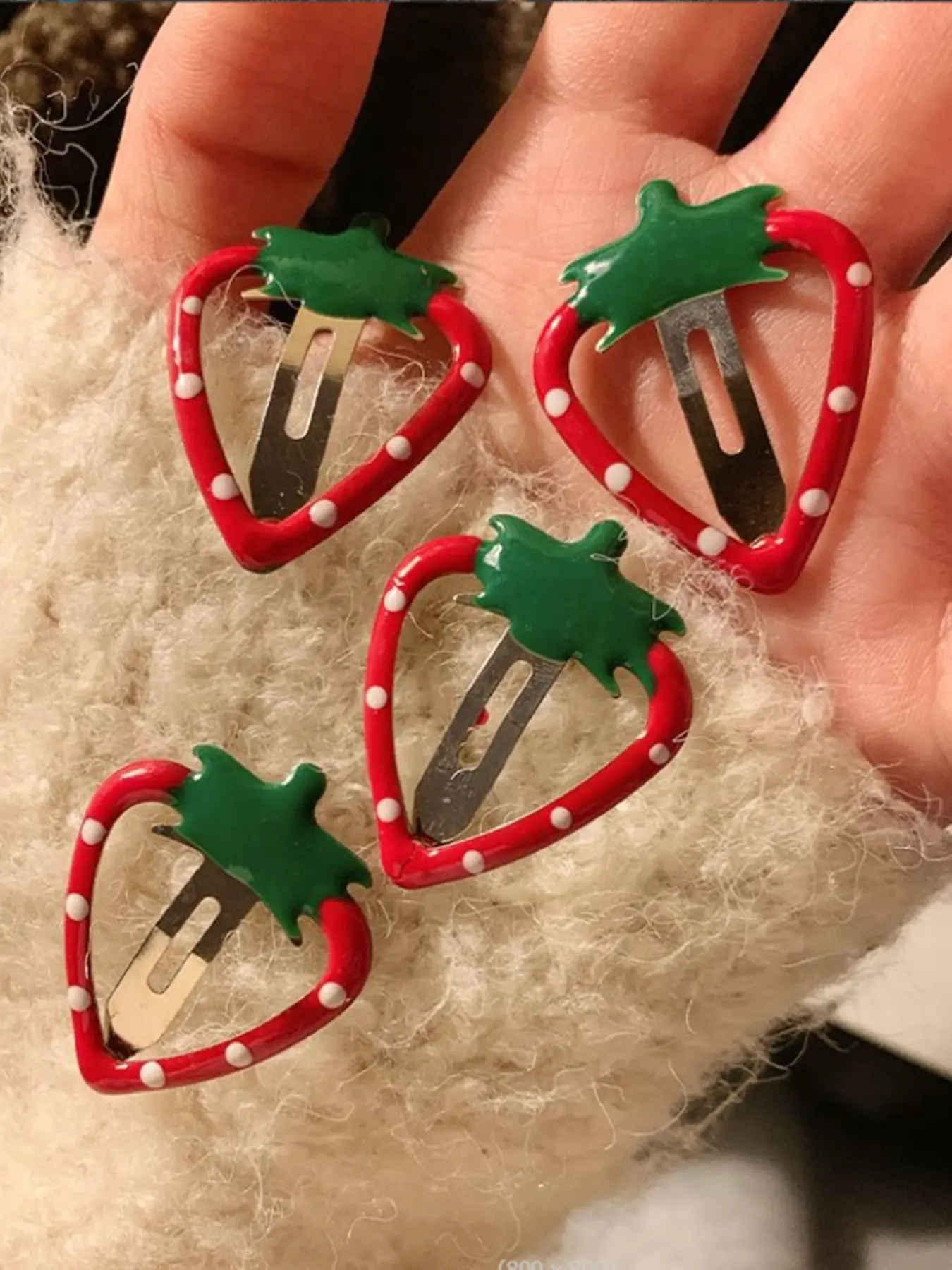 4Pcs Cute Strawberry Fruit Shaped Snap Decorative Hair Clips Simple Hollow Forehead Broken Hair Clip Sweet Side Bangs Fixed BB Clip, Hair Clip Set