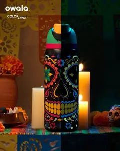 Owala sugar skull night light insulated cup, 32oz capacity, three-layer insulation, keeps both hot and cold drinks warm, with a dual-drink cap design, allowing you to choose between a straw or a direct sip!