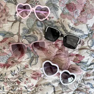 Kids High-Quality Candy Color Sparkle Square Frame Sunglasses, Sweet Heart Design, UV Protection, Durable PC Frame, Perfect Birthday Gift