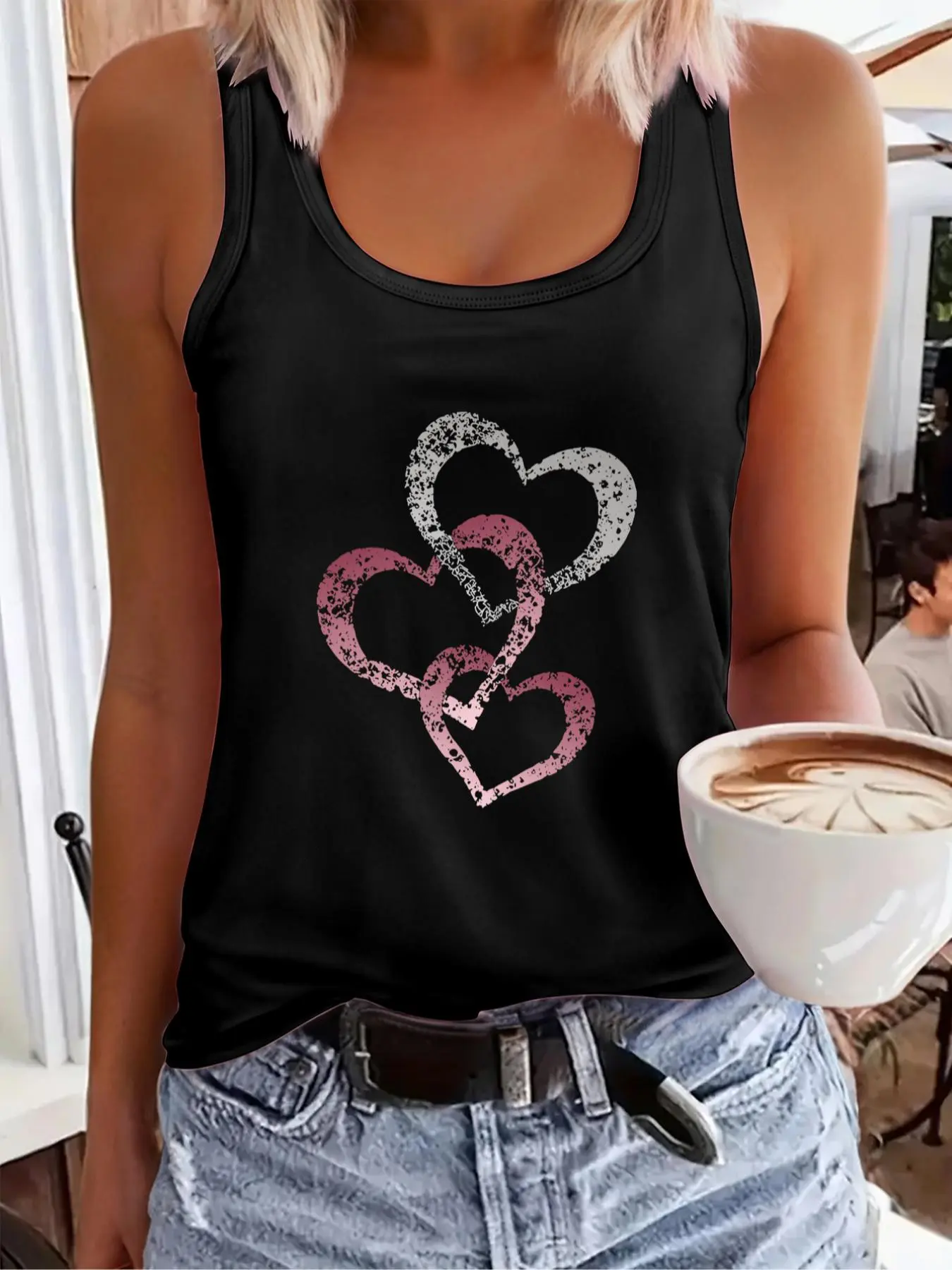 Women's Heart Print Round Neck Tank Top, Casual Boho Sleeveless Top for Daily Wear, Ladies Clothes for All Seasons, Sleeveless Shirt, Tanktop, Casual Fashion Sleeveless