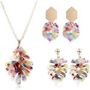 FINREZIO 5 Pcs Colorful Natural Tropical Leaf Acrylic Jewelry Set for Women Men Hexagon Monstera Leaf Pendant Necklace with Dangle Earrings Lightweight Resin Body Jewelry Set for Summer Beach, Vacation Boho Style