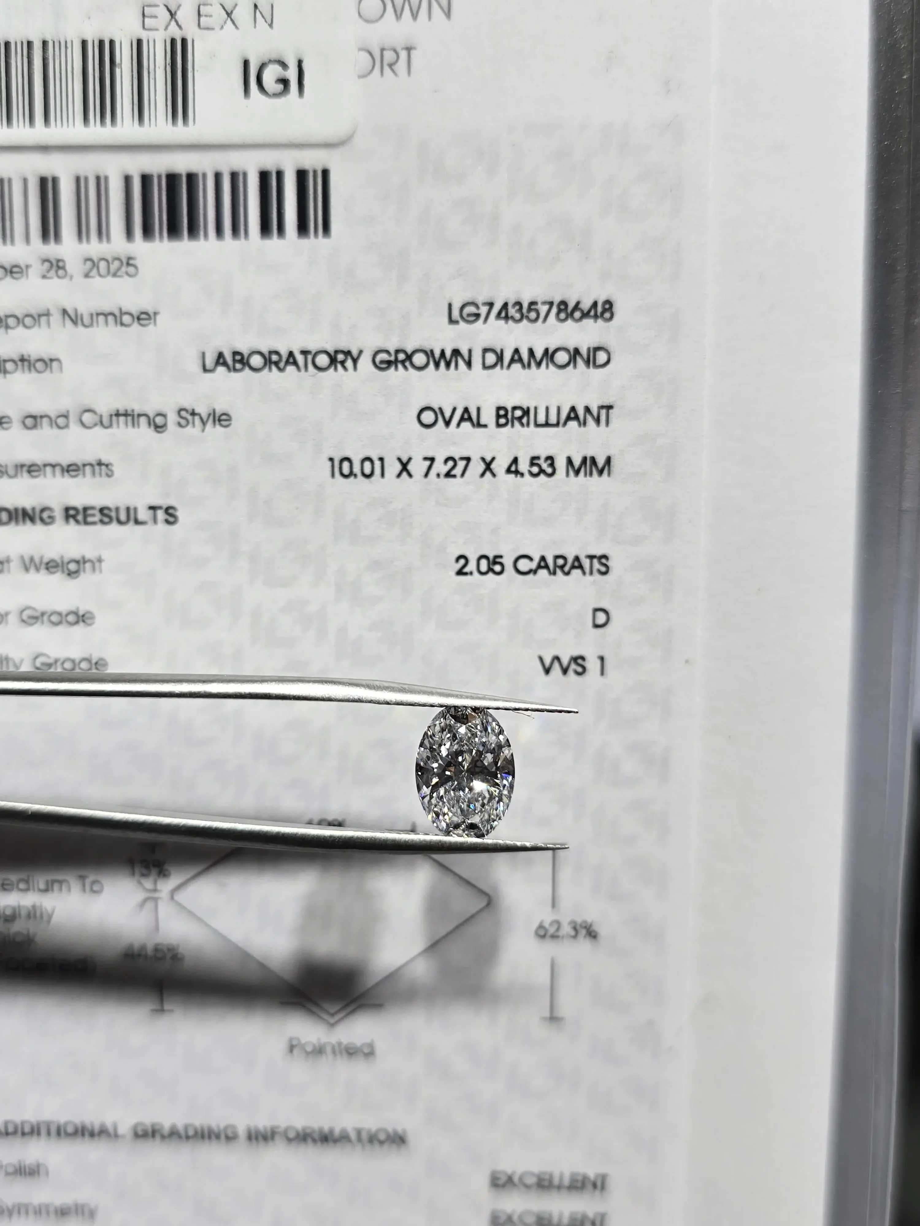 2.05ct Oval Brilliant Lab Grown Diamond (D, VVS1, IGI Certified)