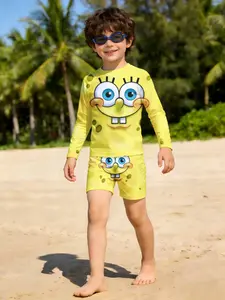 Boys' long-sleeve + shorts swimsuit set, SpongeBob facial print design, casual, sporty, trendy and fashionable print, stretchy swimsuit, children's clothing set for summer beach vacations.