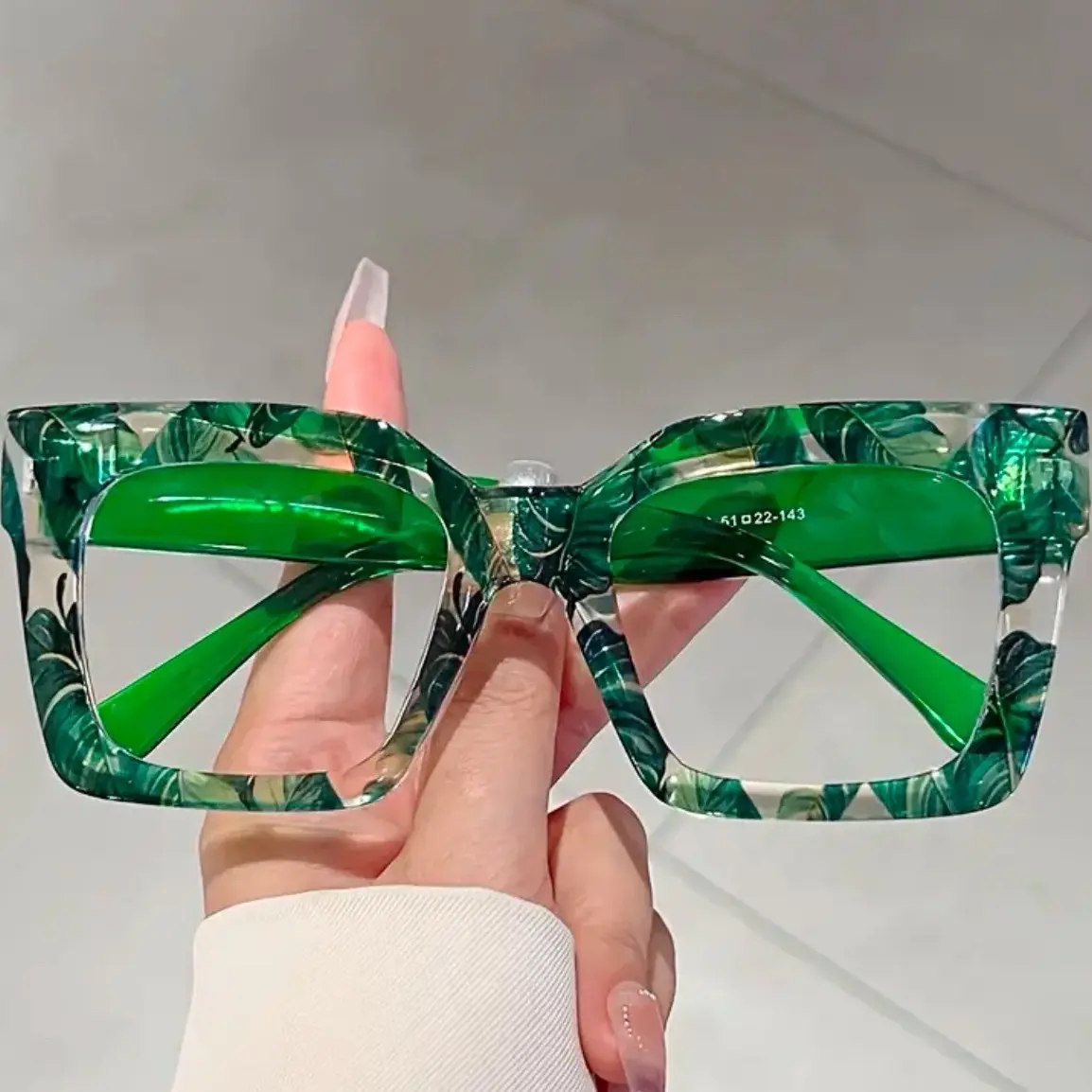 Vintage Style Non-Prescription Fashion Glasses - Classic Design, Comfortable Fit, Stylish and Versatile Eyewear