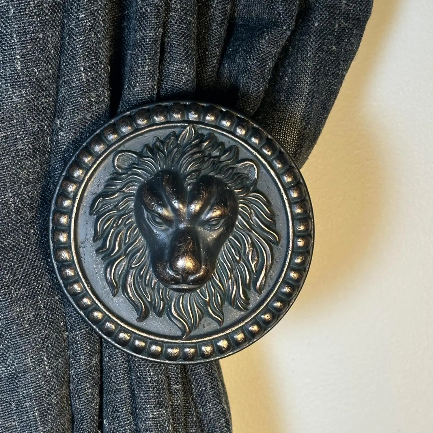 4.2" Lion - Antique Black