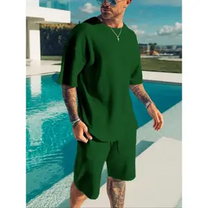 Men’s casual two-piece set featuring a fashionable loose T-shirt and drawstring shorts; summer sportswear suitable for daily outdoor activities and poolside fashion—beautiful, breathable clothing.