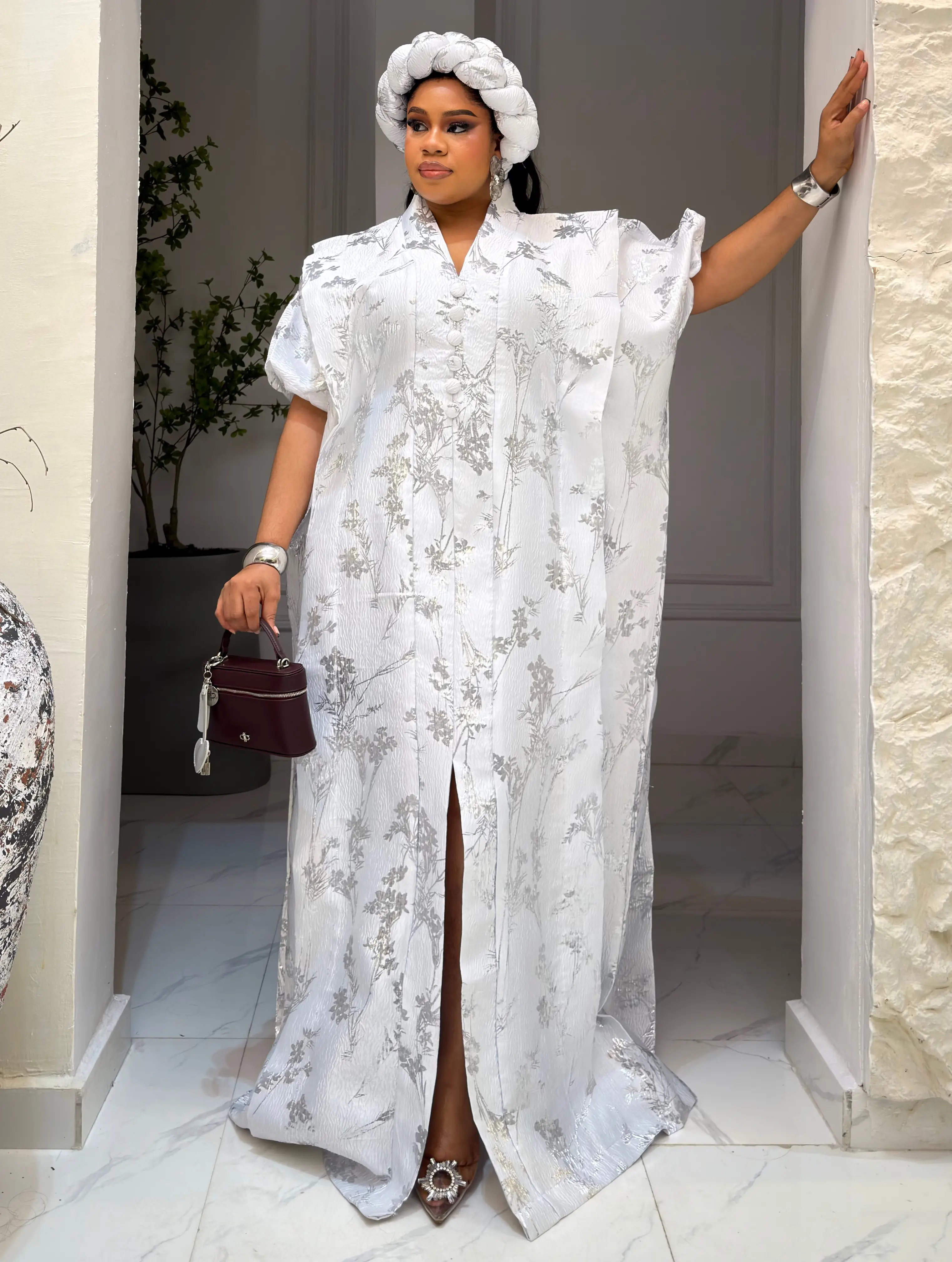 URBAN ROYALTY (WHITE)