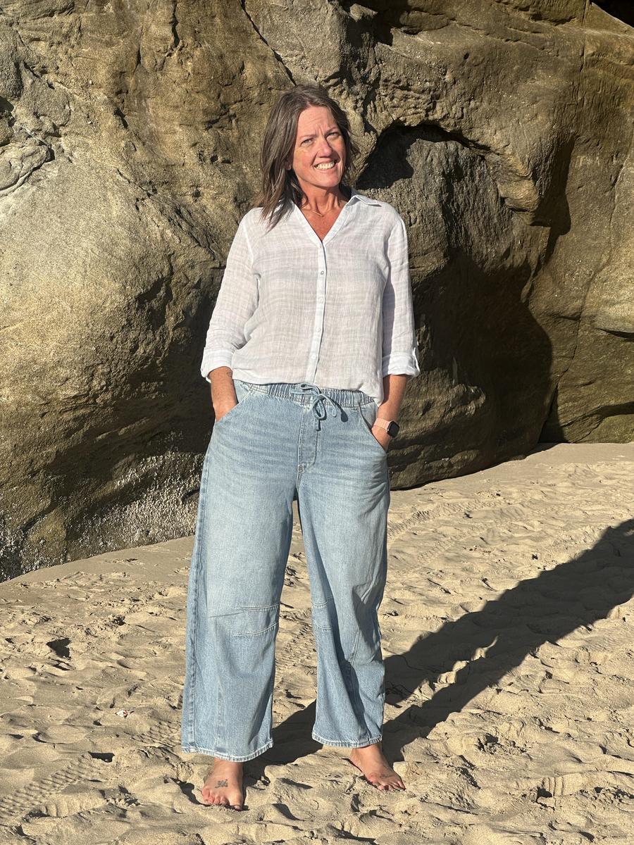 Item: Medium Wash, M