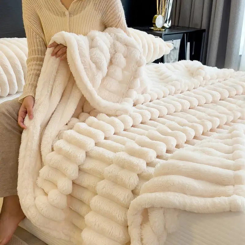 Solid Color Thickened Throw Blanket, 1 Count Soft Comfortable Sofa Blanket without Pillowcase, Warm Home Bedroom Dormitory Office Bedding, Valentine's