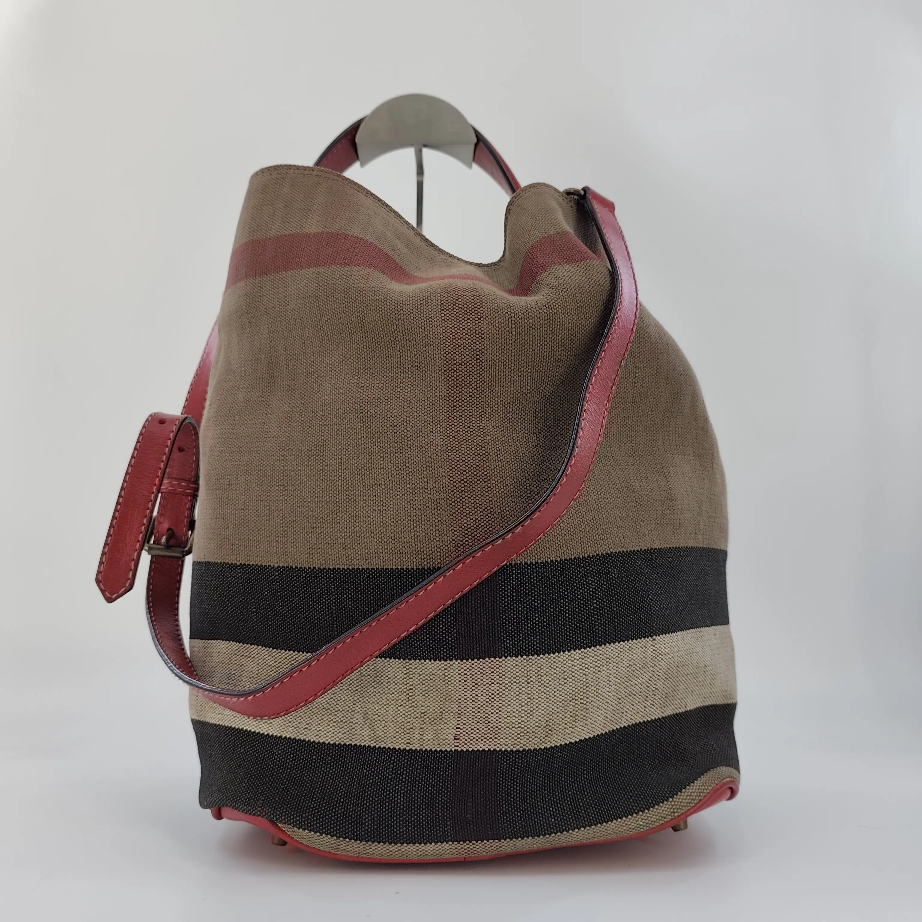 Pre-owned BURBERRY Canvas tote bags Red Check Medium Susanna Bucket Bag BF00268 NO2