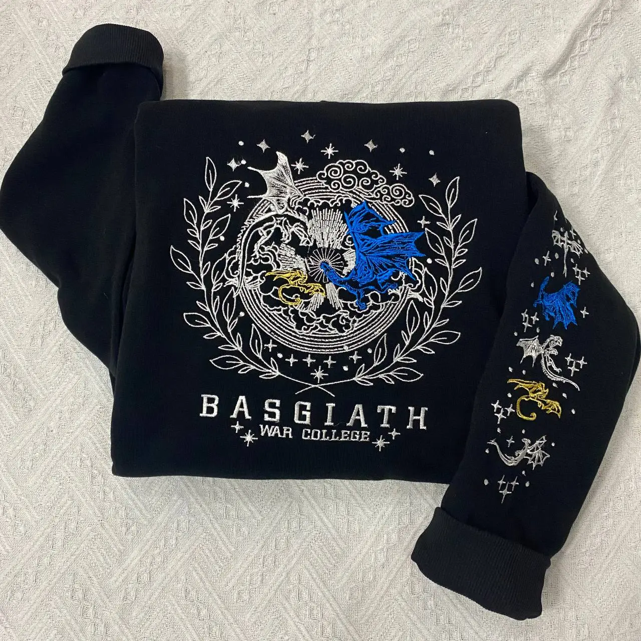 Basgiath Wing Leader Embroidered, Fourth Wing With Multicolor Dragons Embroidered Sweatshirt, Basgiath Embroidered Hoodie, Bookish Gift Crewneck Fleece