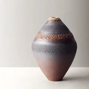 Kasumi Stoneware Vase – Handmade Wabi-Sabi Ceramic