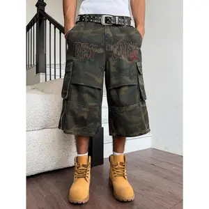Men's camouflage letter embroidered capri cargo shorts, side zipper multi-pocket camouflage shorts, retro camouflage loose capri cargo shorts, gothic letter embroidered street style shorts, camouflage short cargo shorts, side zipper large pocket loose cas