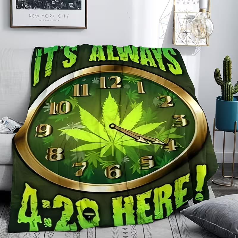 Soft Funny Throw Blanket Leaf Clock Pattern Printed Blanket, Machine Washable, Flannel Throw, Suitable for Home, Bedroom, Office, Shawl, Lap Blanket, Air Conditioning Blanket, Versatile And Warm for All Seasons