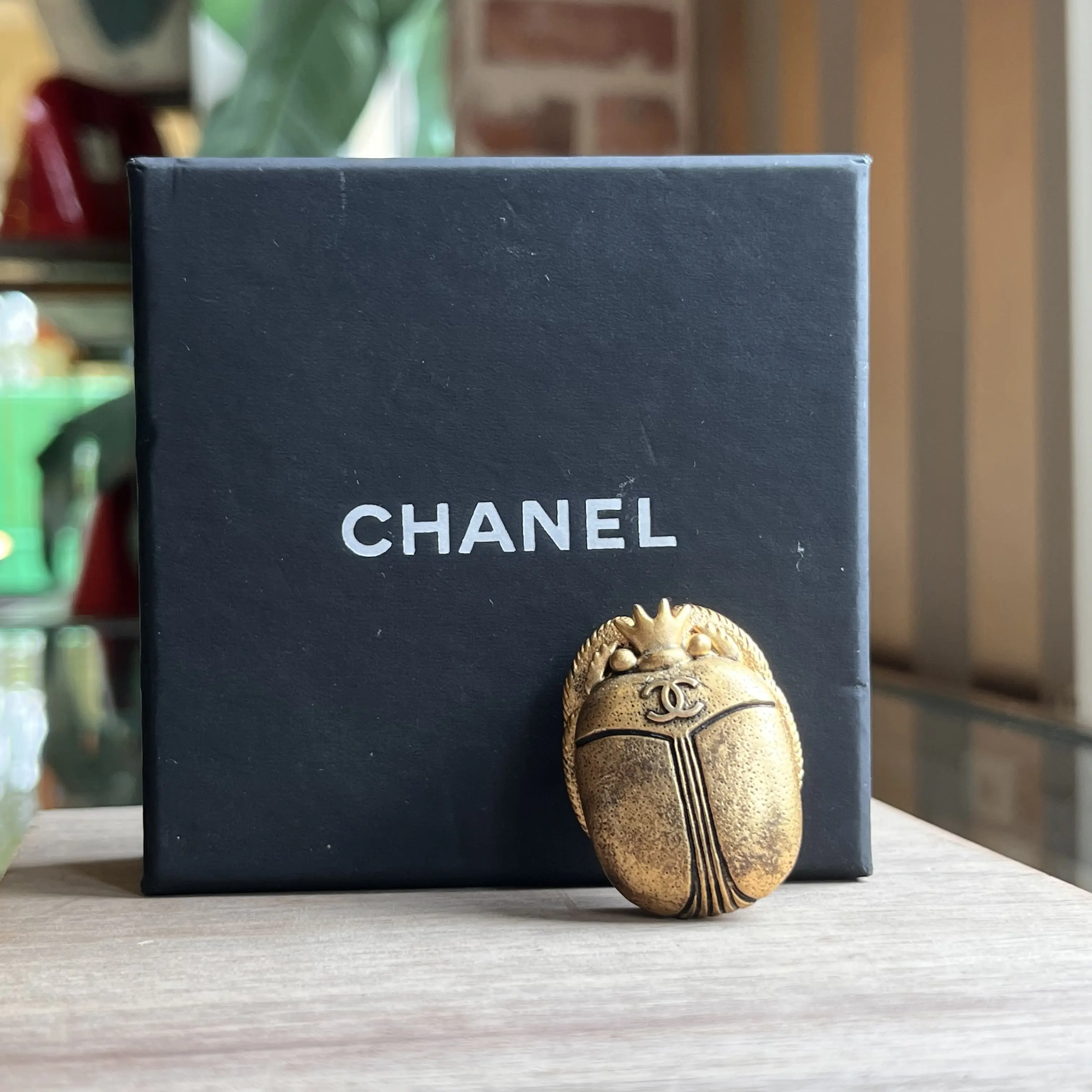 Pre-owned CHANEL Scarab Gold Tone Brooch