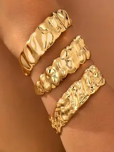 Vintage-Inspired Set of Three Textured Open Metal Bangles, Bold Versatile Everyday Accessory, Perfect for Effortless Tiktok-Ready