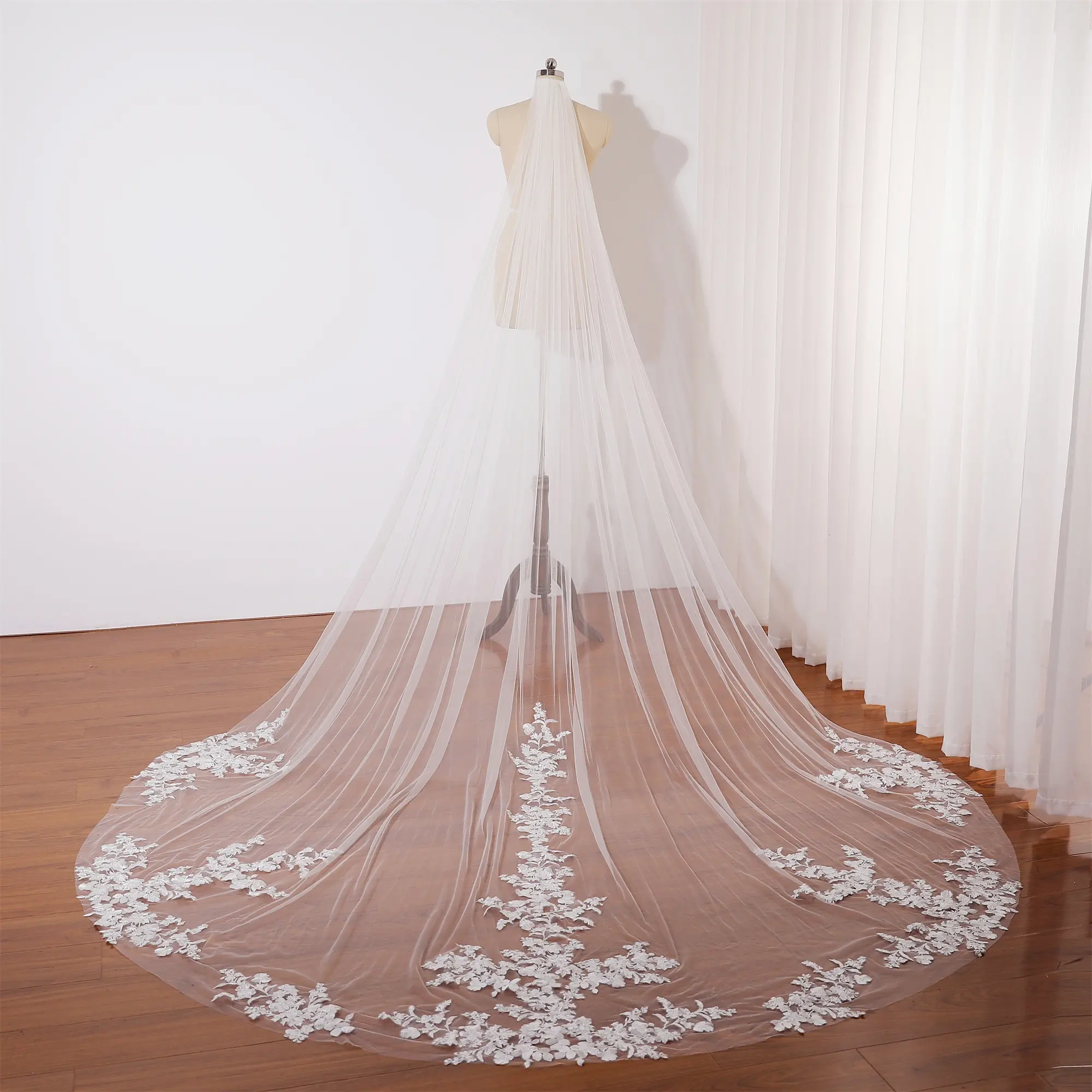 Romantic floral lace wedding veil, Cathedral wedding veil long, Elegant ivory bridal veil, Soft tulle veil, Handmade chapel wedding veil, Vintage church wedding veil