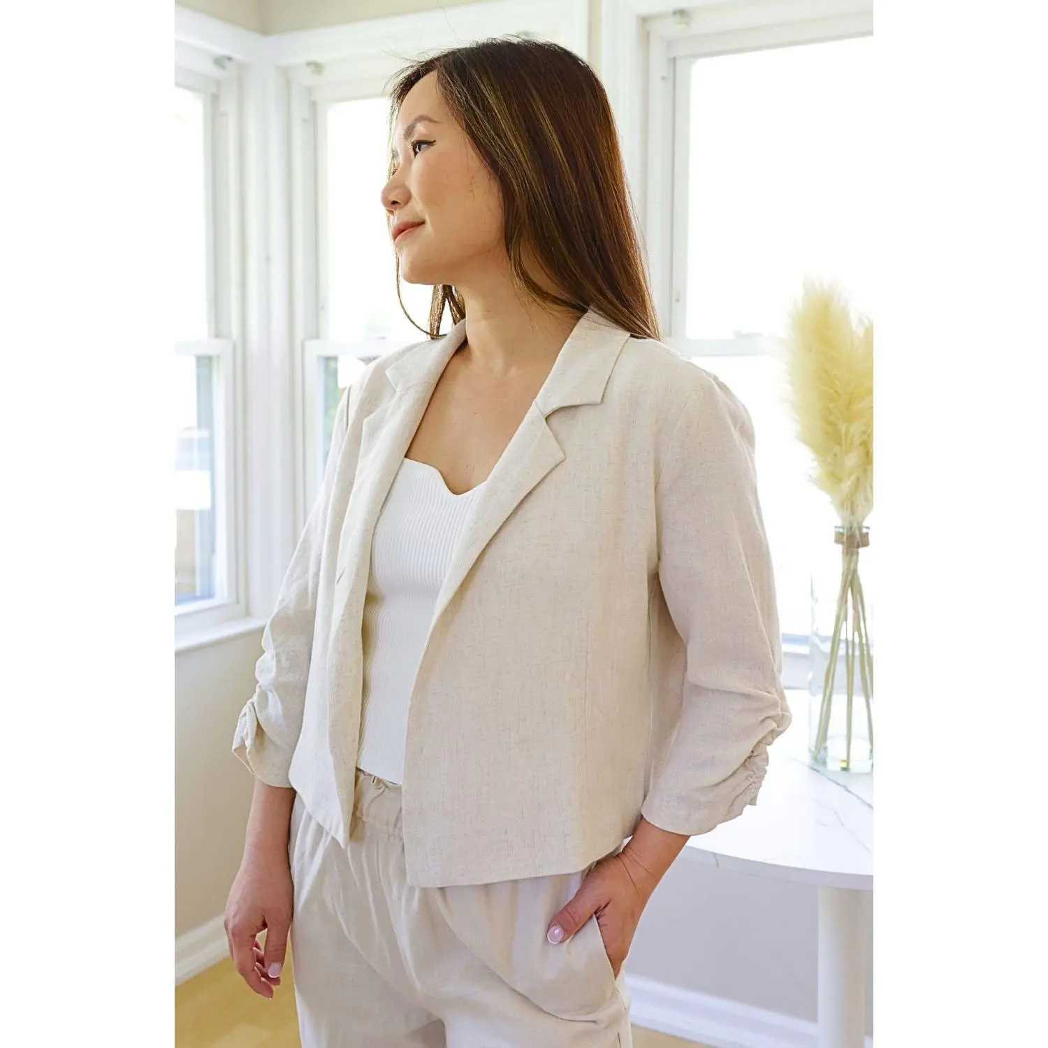Petite 3/4 Sleeve Open Cropped Linen Blend Blazer (Natural)