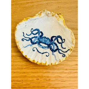Octopus clam shell jewelry container