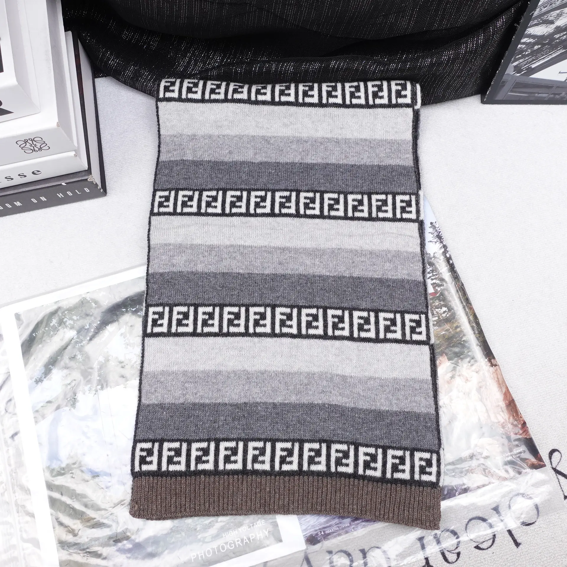 Pre-owned Fendi FF Logo Grey&Black Wool Scarf T10308487