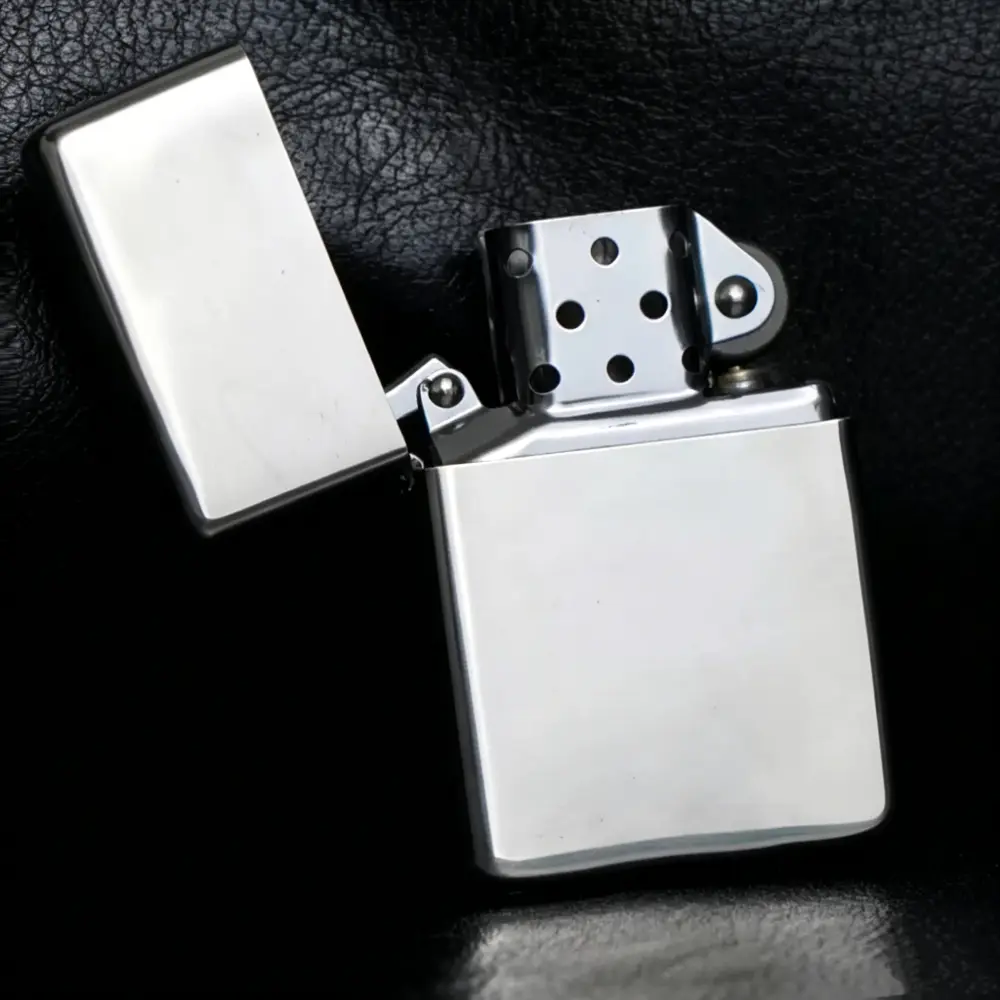 Classic Patterned Metal Lighter for Car Interior - Men's, Vehicle, Home Accessories, Flip-Top Windproof, Custom DIY Engraving, Retro Craft, Trendy Collectible Decor, Nice Gift for Him, Fuel Not Included, Men's Accessories