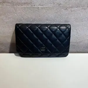 Pre-owned voila.id LAMB Crossbody Bags CHANEL