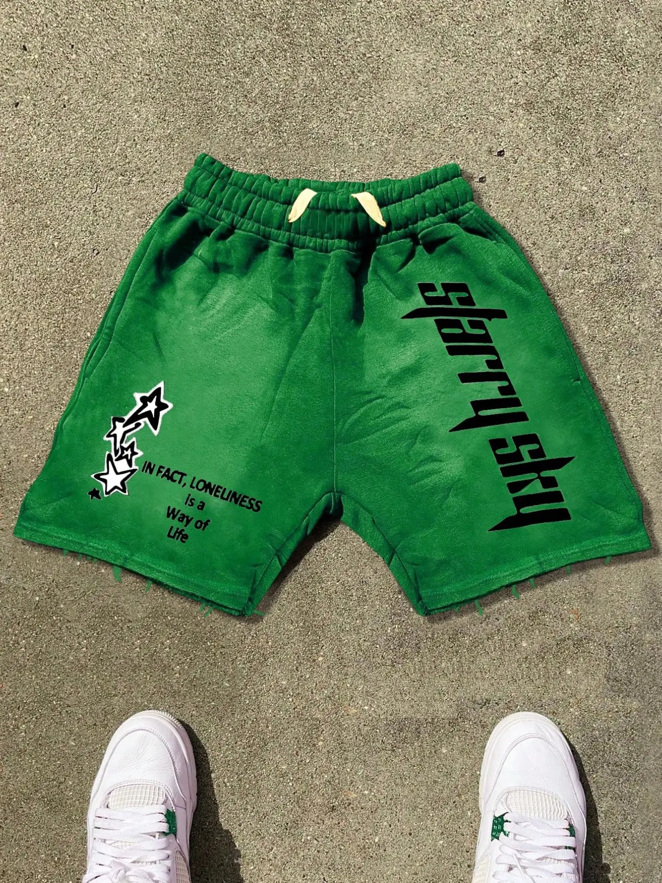 "IN FACT, LONELINESS IS A WAY OF LIFE" Star Print Graphic Shorts, Men's Frayed Hem Casual, Fashion Athletic Shorts, Athletic Sweat Shorts, Vintage Loose Streetwear Shorts, Perfect for Gym, Skate & Daily Outfits, Gothic Letter Print Shorts