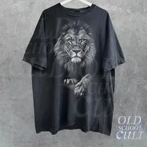Lion Majestic Vintage 90s Graphic Shirt, Lion Shirt, Alpha Shirt, Retro Aesthetic Shirt, Halftone Graphic Shirt, Lion Lovers Unisex Shirt