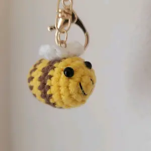 Handmade Crochet Bee Keychain, Stylish Design, Practical Casual Fashion Accessory