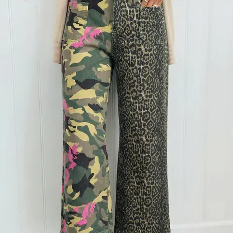 Abstract Camouflage Print Contrast Leopard Patchwork Straight Leg Jeans,  Straight Leg Jeans Made of Cotton Elastic Fabric in a shift fit.