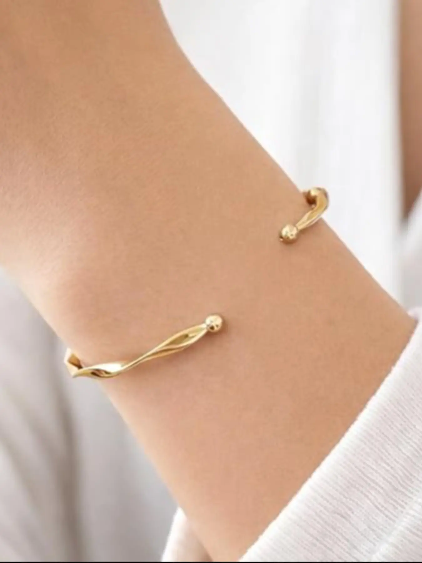 Minimalist Bangle for Women & Girls, Adjustable Open Design, Adjustable Fit Bangle, Elegant Fashion Jewelry, Perfect for Parties & Daily Wear, Ideal Birthday Gift
