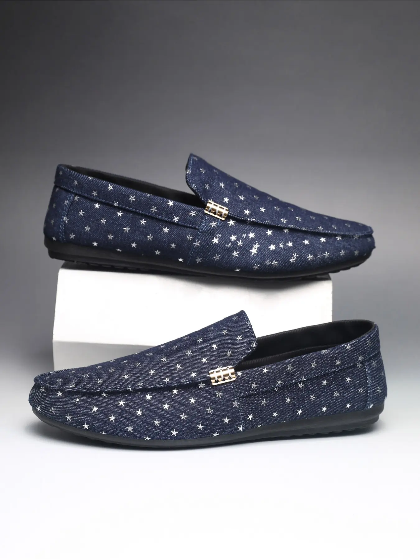2026 Summer Thin Denim Loafers, Men's Breathable and Non-Slip Moccasins, Versatile and Trendy Shoes, Denim Blue Sparkling Star Moccasins, so stylish on guys!