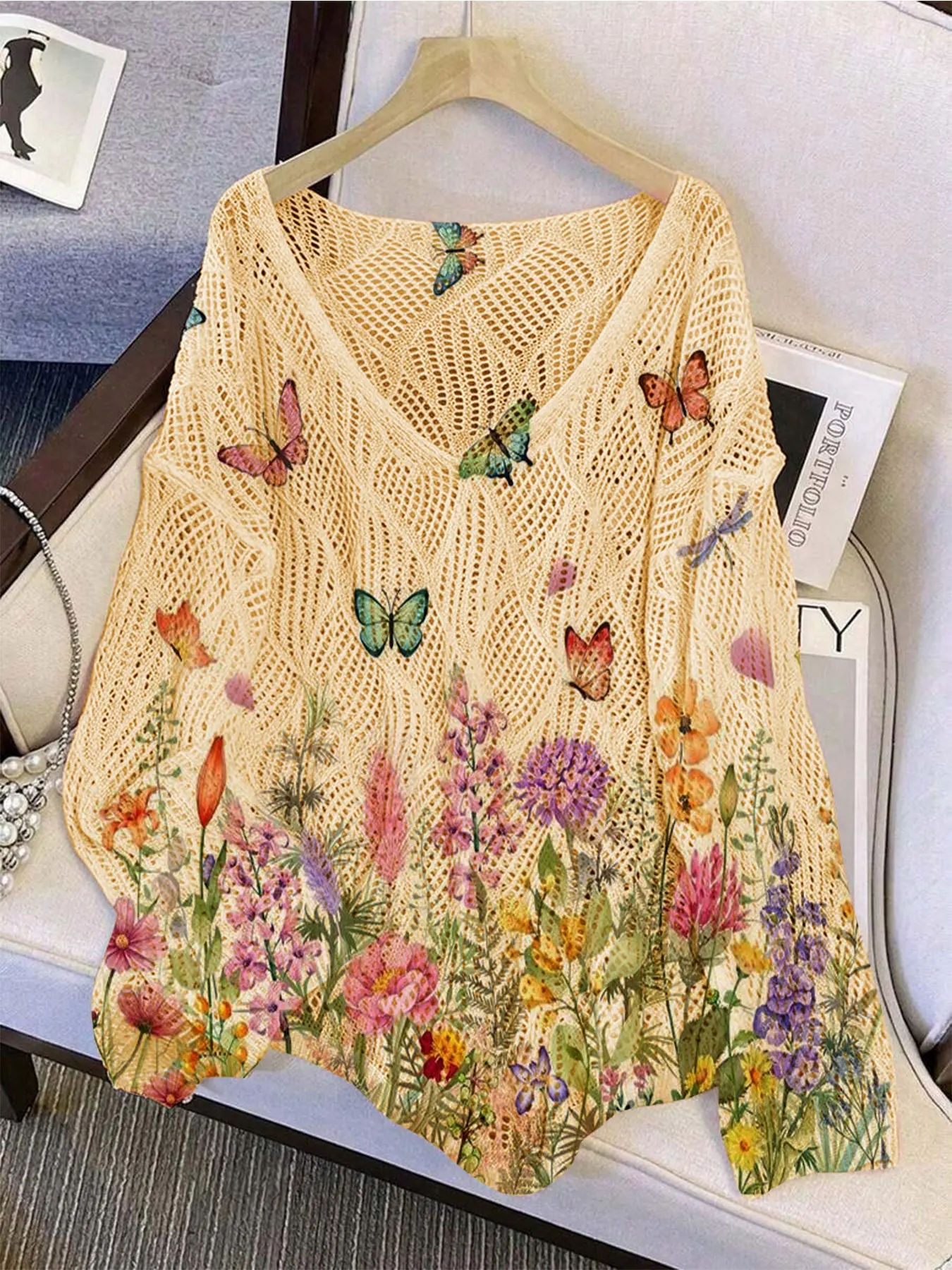 Elegant Women's Butterfly Floral Print V-Neck Sweater, Flower Pullover, Loose-Fit Long Sleeve Casual Knitting Top, Breathable Casual Wear for All Seasons, Knit Design, Knitwear, Womenswear