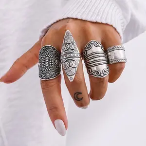 4pcs Alloy Ring Stackable Set Retro Elegant Punk Hip Hop Wide Ring Finger Ring Engraved Texture Stackable Ring Set