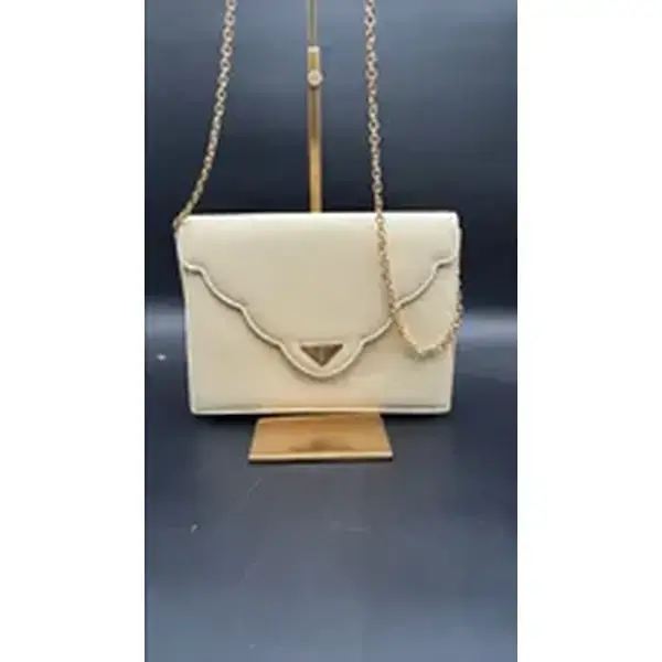 Pre-owned Leather Luxury Bags & Accessories YSL Vintage Scalloped Flap Clutch Shoulder Bag, Beige Date Code: NODC08112609. Entrupy ID: M32HYGV.