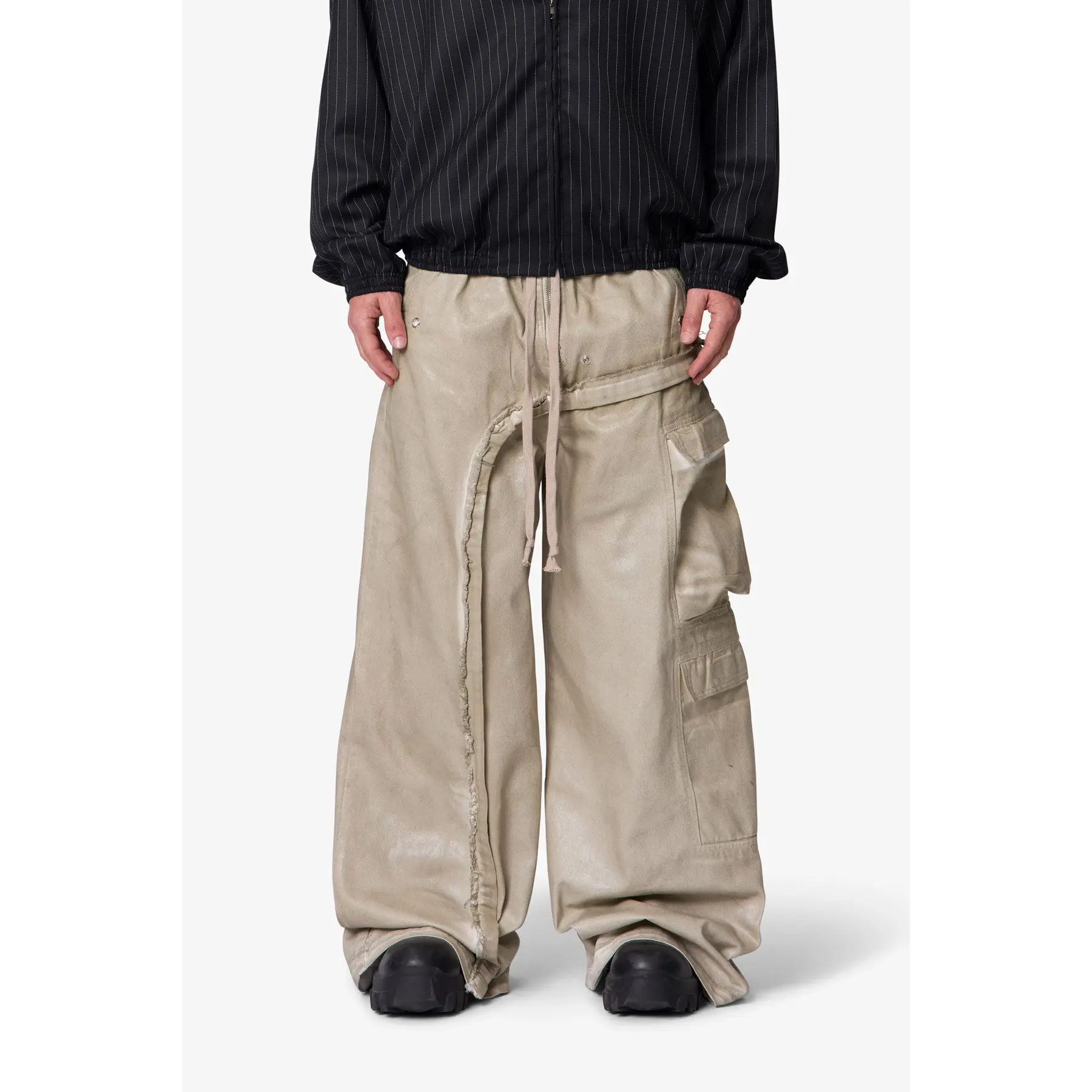 mnml Rave Seam Cargo Pants - Tan mnml Rave Seam Cargo Pants - Tan