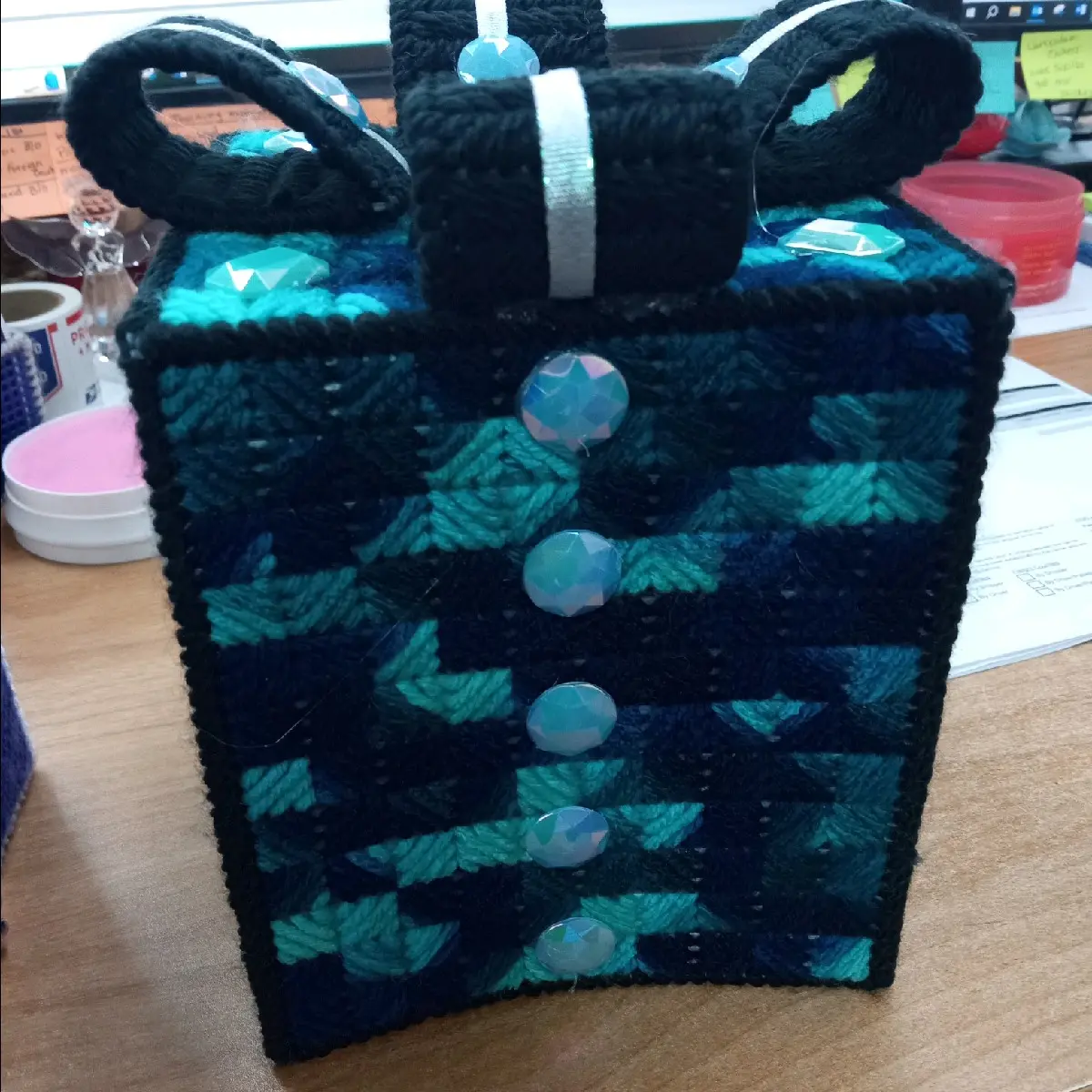 Crochet tissue holder